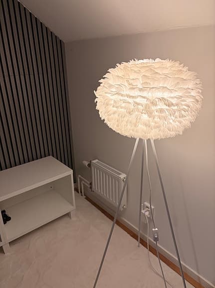 Umage EOS fjäderlampa inkl Vita Tripod