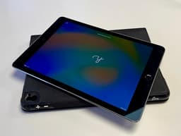 Apple iPad Pro 9,7” 128 GB Wi-Fi + Cellular