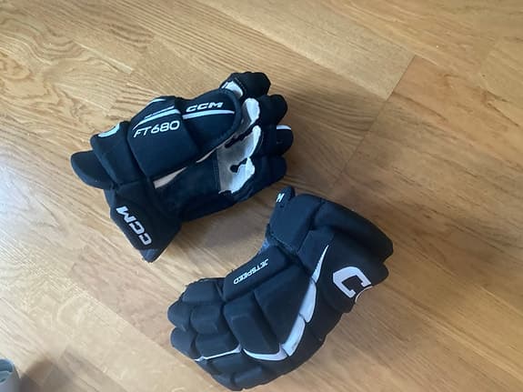 CCM FT680 hockeyhandskar svart storlek 12