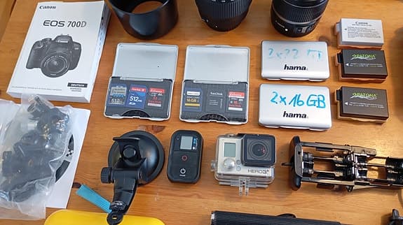 Canon EOS 700D + Teleobjektiv + GOPRO HERO 3+ gigantisk tillbehör toppskick