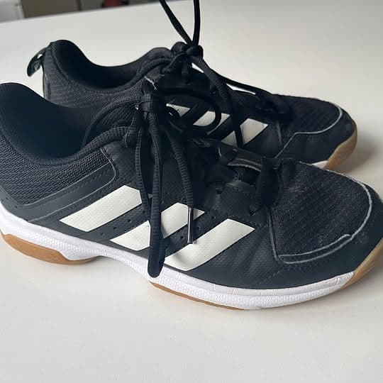 Adidas SPEEDCOURT INDOOR SKOR träningsskor svart/vit storlek 38