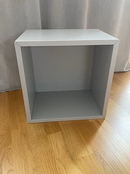 Väggmonterad hylla från IKEA