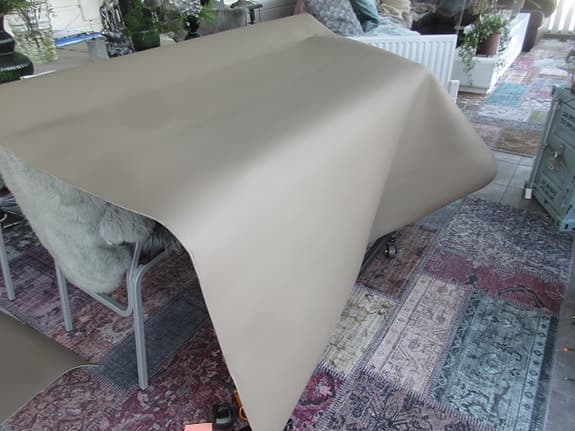 Möbeltyg Vinyl Sand med foder 153x180 cm.