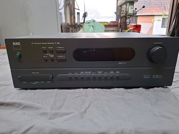 NAD T752 Surround Reciever Sänkt pris