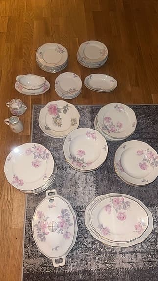 IKEA porslinservis blommigt mönster vit rosa