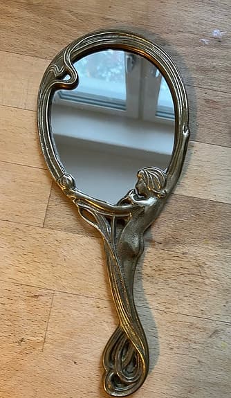 Antik, äldre handspegel i mässing