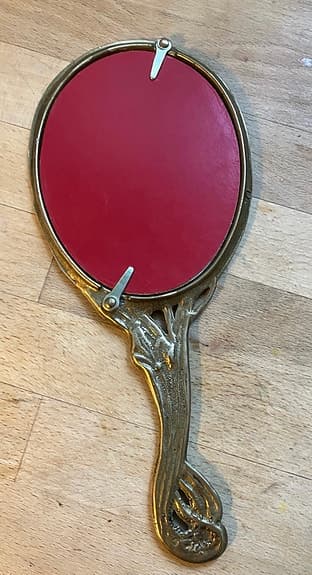 Antik, äldre handspegel i mässing