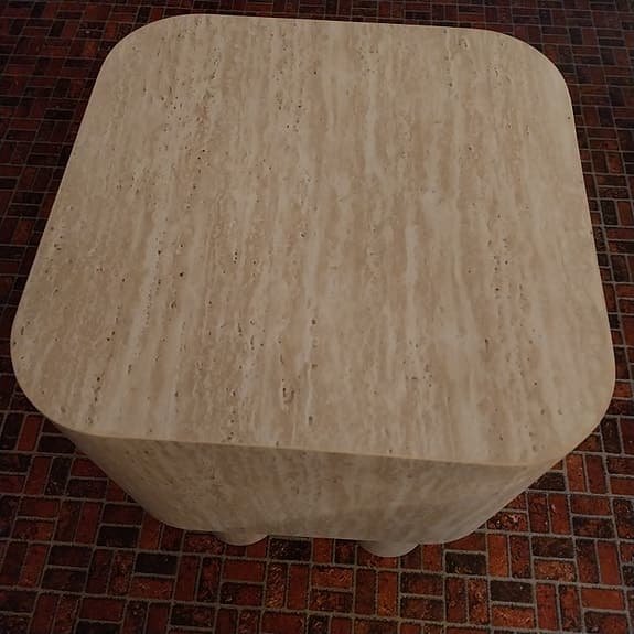 Sidobord Klirou från Venture Home färg beige helt ny monterad