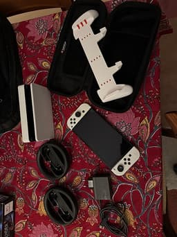 Nintendo Switch OLED gott skick och med bra tillbehör