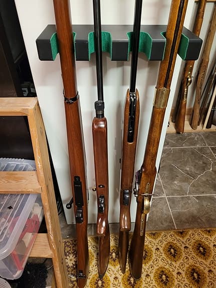 Magnetisk vapenhållare för 4 vapen (två stycken)