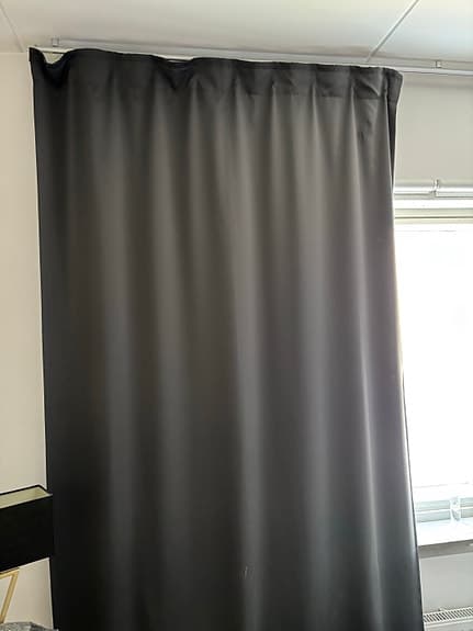 2 mörkläggningsgardiner – mörkgrå, effektivt ljusblock