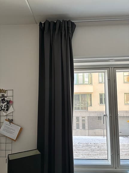 2 mörkläggningsgardiner – mörkgrå, effektivt ljusblock
