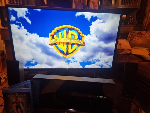 Sony hemmabiosystem med högtalare och subwoofer