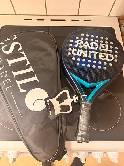 Black Crown padelracket