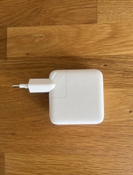 Apple 30W snabbladdare - knappt använd