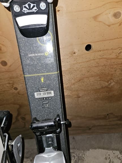 Slalom Skidor junior samt mini skidor