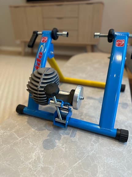 Nyskick VeloMann Fluido Matic cykeltrainer