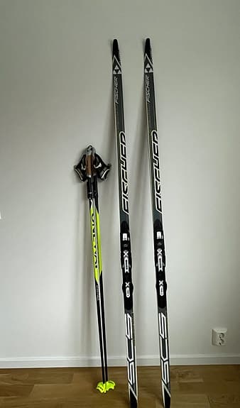 Längdskidspaket- längdskidor med bindningar och stavar. Endast testkörda.