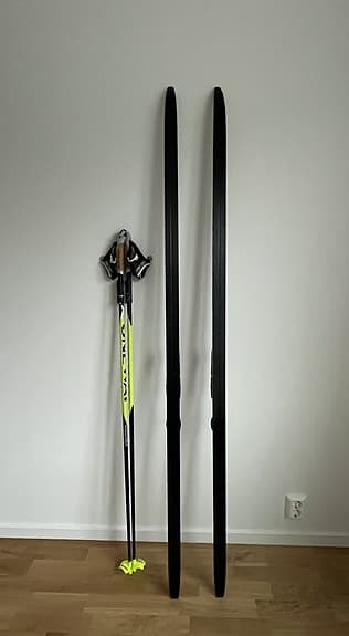 Längdskidspaket- längdskidor med bindningar och stavar. Endast testkörda.