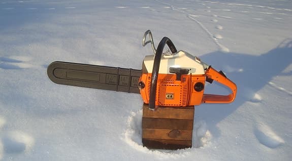 Nyservad Motorsåg Husqvarna 44 Practica i mycket bra skick.