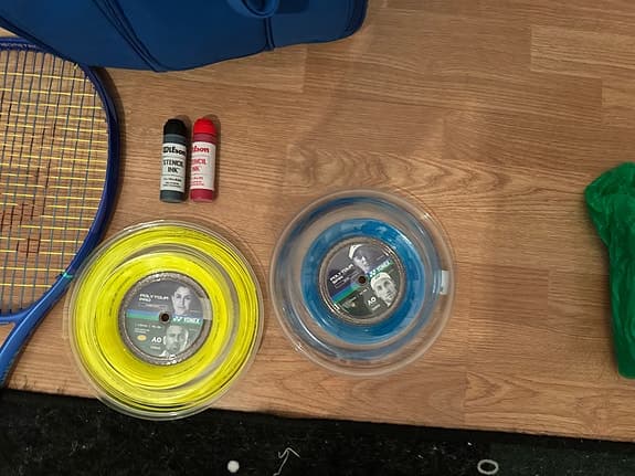 3×Yonex EZONE 2025 300g grepp2+ bag, ryggsäck, strängar&tillbehör –perfekt paket