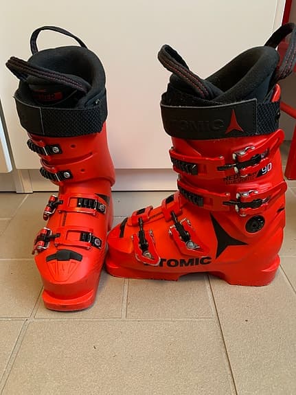 Atomic Redster Club Sport 90 LC - avancerad alpinpjäxa för juniorer - str 22,5