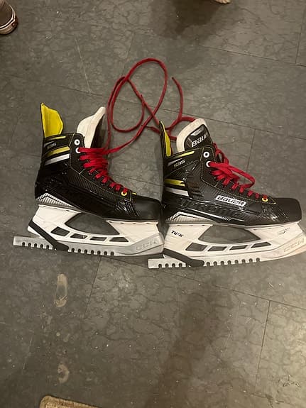 Bauer Supreme S35 ishockeyskridskor svart storlek 10.5 D