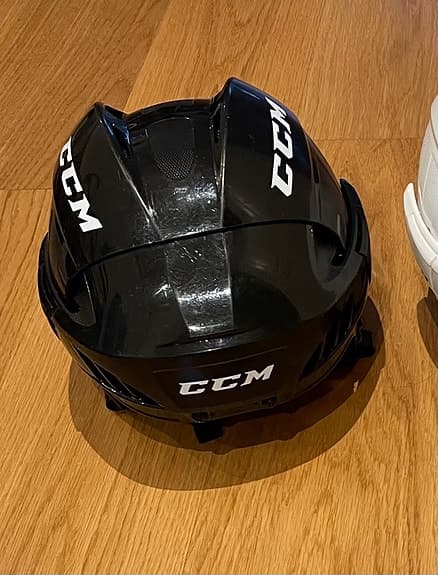 CCM FL40 ishockeyhjälm svart