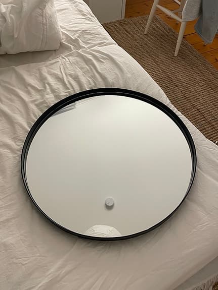 Jysk rund spegel svart ram