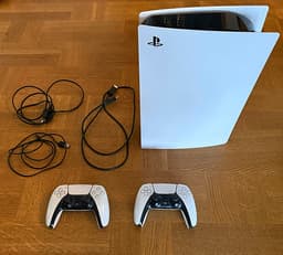 Playstation 5 med 2 kontroller