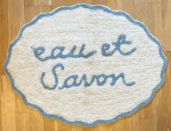 Helt ny och oanvänd tuftad badrumsmatta!