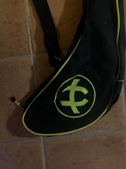 Unihoc innebandyklubbsfodral svart med gula detaljer