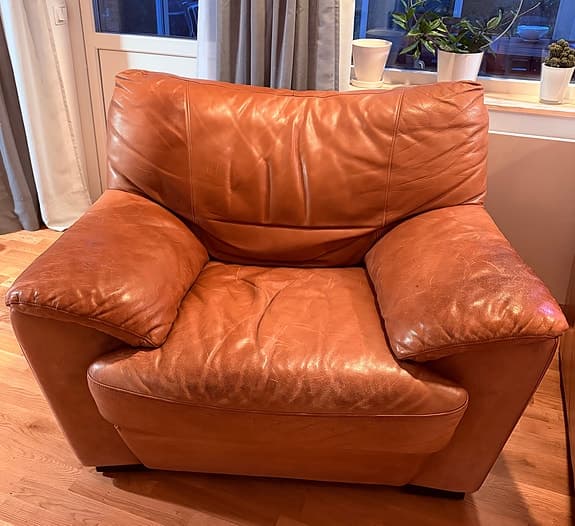 Soffgrupp Natuzzi – äkta anilinskinn. (3+1+1)