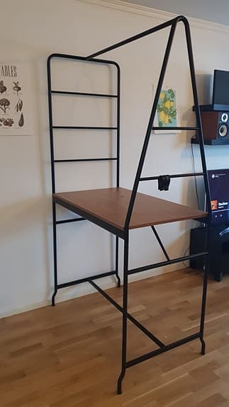 Barbord och barstolar från Ikea.