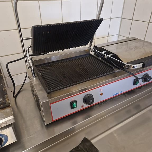 Professionell Klämgrill Dubbel XL Räfflad 4,4kW