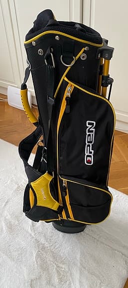 Open golfbag, junior, med bärstativ svart/gul + putter