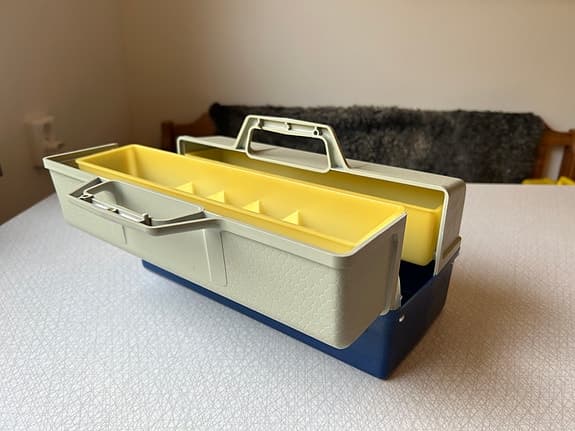 Retro förvaringslåda med fack