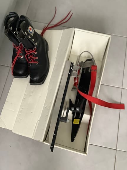 Skridskor med skor storlek 36 svart/röd