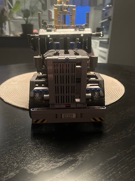 Lego Technic timmerlastbil med kran
