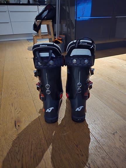 Nordica Pro Machine alpina pjäxor svart röd