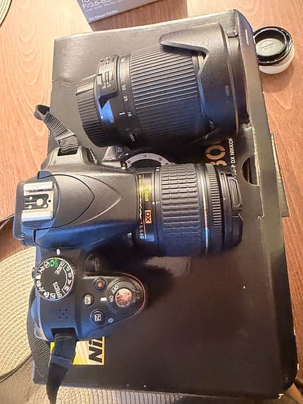 Nikon D3300 systemkamera med Tamron-objektiv. 18-200 med AF VC.