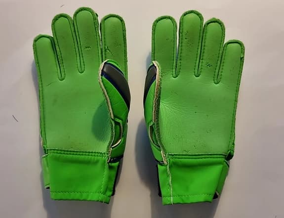 Uhlsport målvaktshandskar – strl 5 – bra grepp