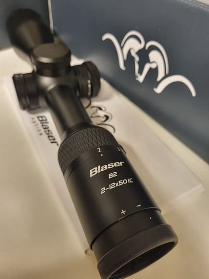 Blaser B2, 2-12x50 IC Skena