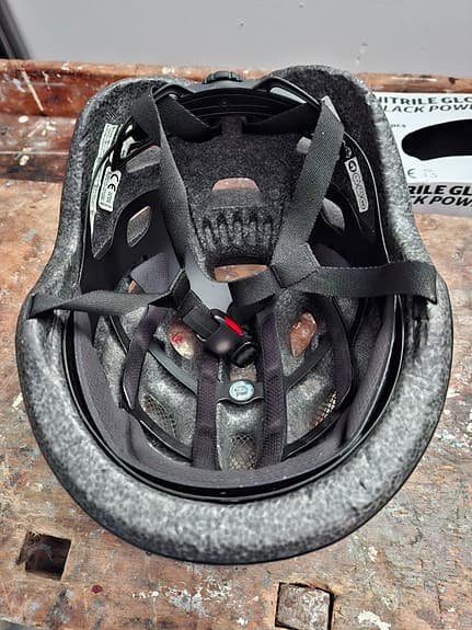 Giro Cormicks MIPS cykelhjälm M/L svart