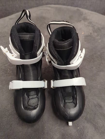 Graf Ishockeyskridskor justerbara St 34-37 svart/vit