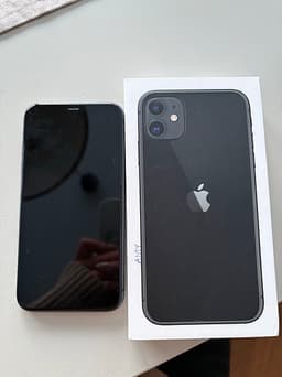 Apple iPhone 11 smartphone svart
