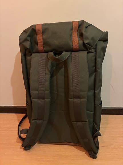 Oanvänd Herschelryggäck