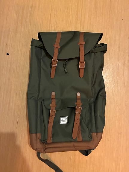 Oanvänd Herschelryggäck