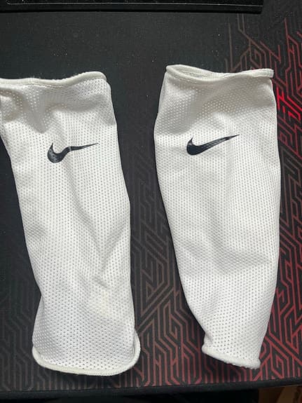 Nike Mercurial benskydd vit