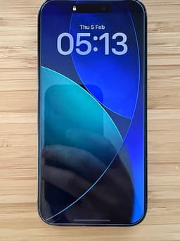 Apple iPhone 15 Pro 128 GB + 2 skal + kan skickas